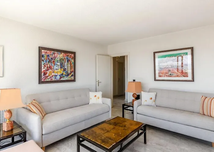 Orangerie - Welkeys * Antibes